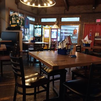 Muddy Cow - Partial dining room view - Sports Bars Near Me - Coon Rapids, Minnesota