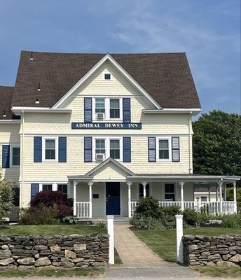 Admiral Dewey Inn by null