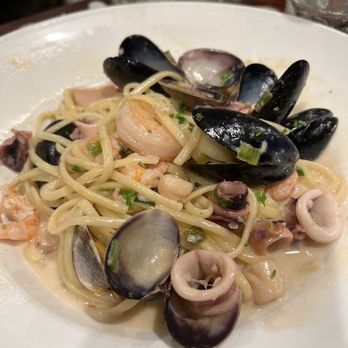 Sotto Mare - Linguine With Seafood - Seafood Near Me - San Francisco, California Sotto Mare - Linguine With Seafood - Seafood Near Me - San Francisco, California