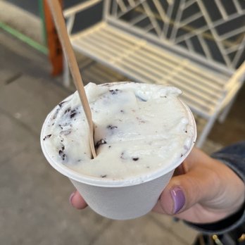 Caravaggio Gelato Lab - Stracciatella Gelato- overall not great- watery and lackluster flavor. - Gelato Near Me - Berkeley, California