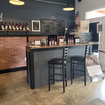 DAnu - Wine Tasting Room Near Me - Hillsboro, Oregon