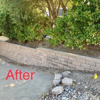 Unique Landscape Management - Retaining wall with bricks - Landscaping Near Me Unique Landscape Management - Retaining wall with bricks - Landscaping Near Me