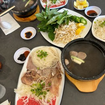 Pho Vietnam - Stone bowl pho - Vietnamese Near Me - Honolulu, Hawaii