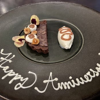 Solera - Honoka'a Chocolate Tarte (3rd Course of 3) - Lounges Near Me - Honolulu, Hawaii