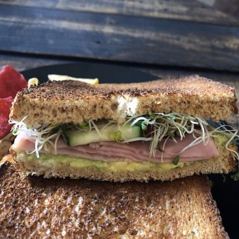 Macanela - Turkey sandwich plus sprouts! - Juice Bars & Smoothies Near Me - Guanajuato, GUA