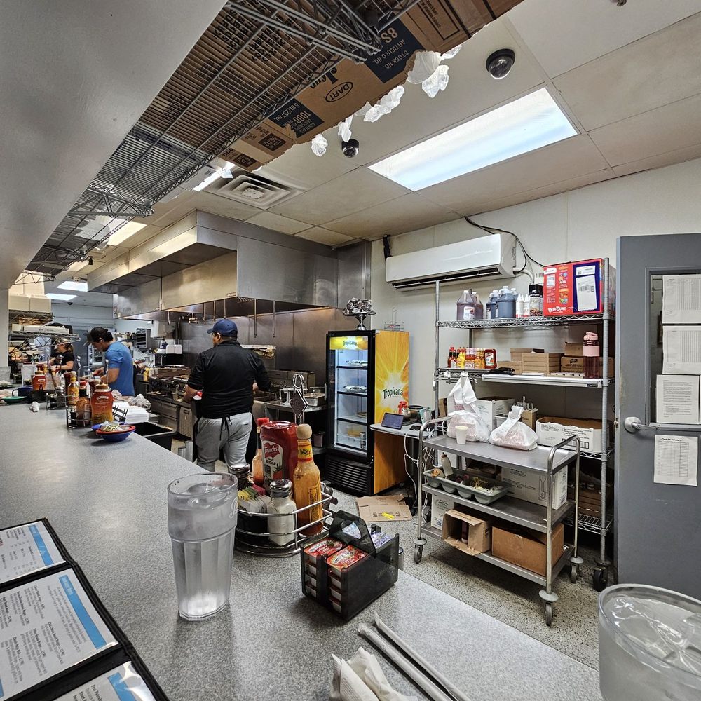 Carolina's Diner - Inside - Diners Near Me - Greensboro, North Carolina