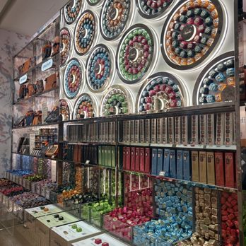 Venchi - Chocolatiers & Shops Near Me - Costa Mesa, California Venchi - Chocolatiers & Shops Near Me - Costa Mesa, California
