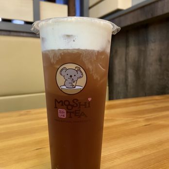 Mooshi Tea - a cup of iced tea on a table - Bubble Tea Near Me - Maplewood, Minnesota