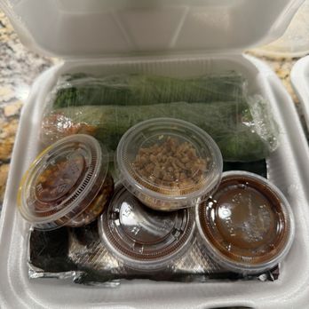 Baan Thai - Fresh spring rolls and lots of delicious sauces! - Thai Near Me - Scottsdale, Arizona