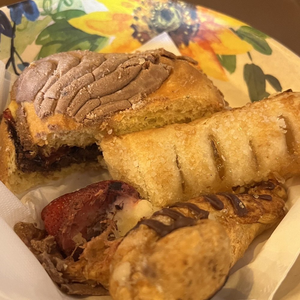 Barrio Eats & Drinks - Sweet bread - Mexican Near Me - El Paso, Texas