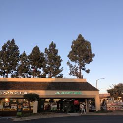 Om Beauty Salon - Outside