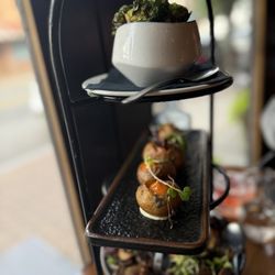 Mompou Tapas Bar & Restaurant