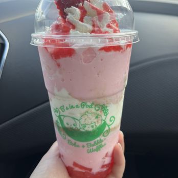 B's in a Pod - 24 oz Strawberry Cheese cake Takes like a strawberry cheesecake. If you like a lot of sweets, this is good for that. - Bubble Tea Near Me - McAllen, Texas