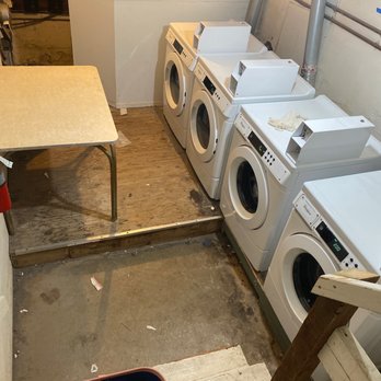 Baboudjian Properties - Laundry meant to serve two buildings full of people - always breaking because of lack of maintenance. - Property Management Near Me - Glendale, California Baboudjian Properties - Laundry meant to serve two buildings full of people - always breaking because of lack of maintenance. - Property Management Near Me - Glendale, California