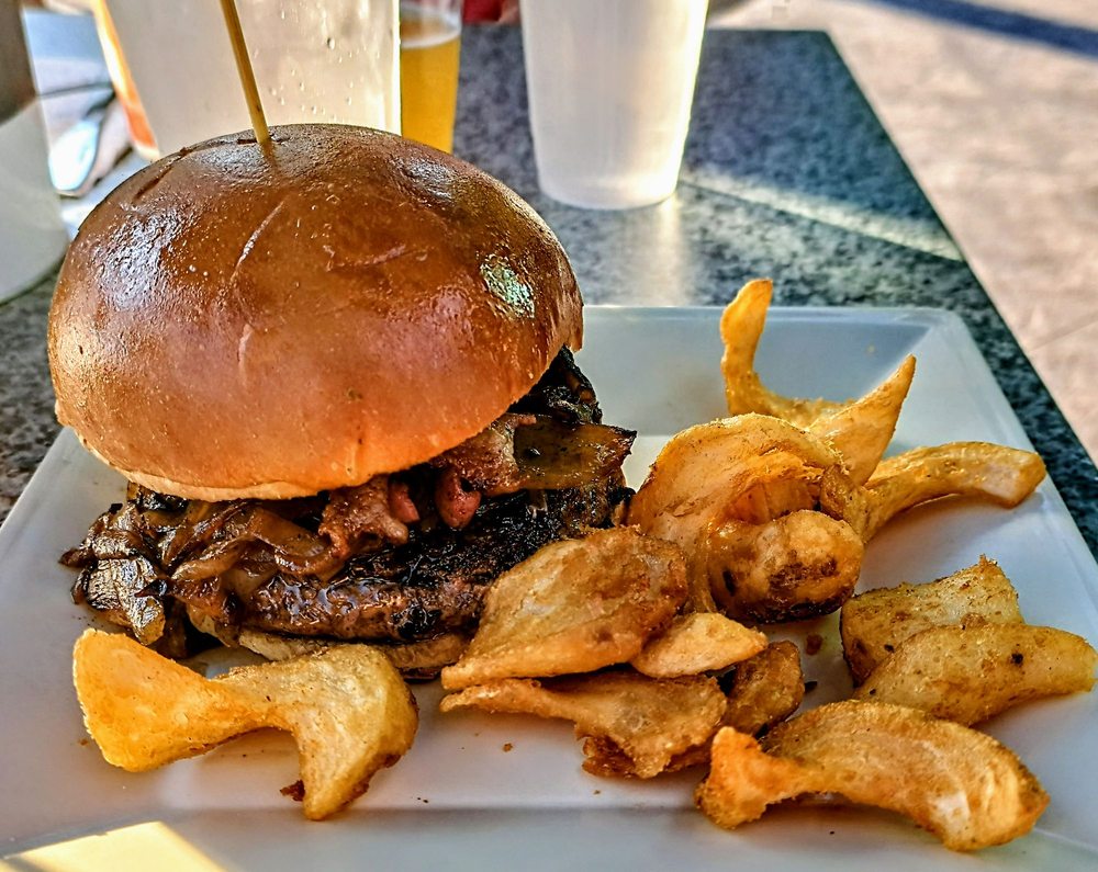 Boulder View Tavern