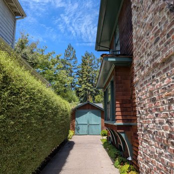 HP Garage - Landmarks & Historical Buildings Near Me - Palo Alto, California