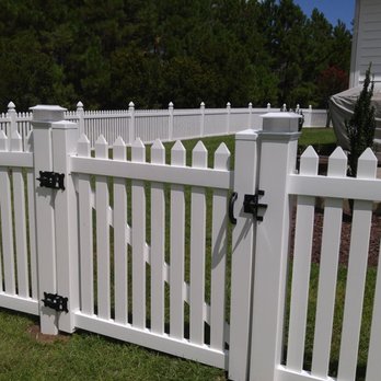 Soldier Fencing - 4' Vinyl Picket fence with sphere top caps. - Fences & Gates Near Me - Myrtle Beach, South Carolina
