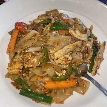Peak Thai Lombard - Pad See Eiw w/ Chicken - Thai Near Me - Lombard, Illinois Peak Thai Lombard - Pad See Eiw w/ Chicken - Thai Near Me - Lombard, Illinois