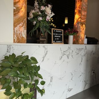 V360 Nail Lounge - Nail Salons Near Me - Austin, Texas