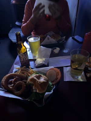 Harvey's Wineburger by null