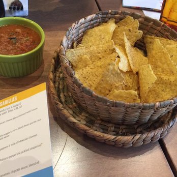 Guaca & Molé - Mexican Near Me - Dollard-des-Ormeaux, Quebec