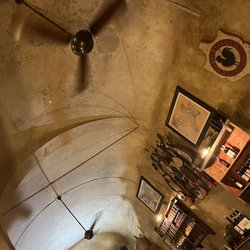Il Vivandiere - High ceilings and charming decor - great atmosphere