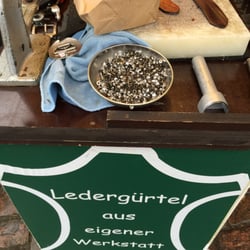 Der Gürtelmacher - Marktstand