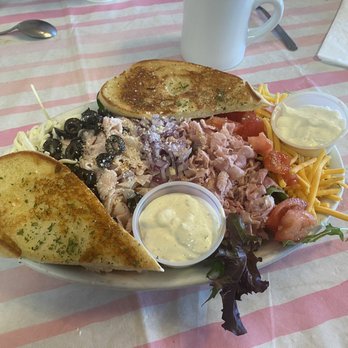 Cherry House Café - Chef Salad - New American Near Me - Beavercreek, Ohio
