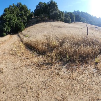 Oyster Point Trail - Hiking Near Me - Clayton, California