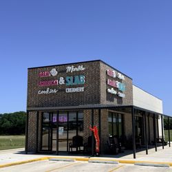 Great American Cookie - Outside of business...