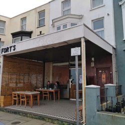Fort's Café - Nice little spot with a good sea view.