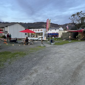 Little Bits - Seating area and food truck - Food Trucks Near Me - Garberville, California