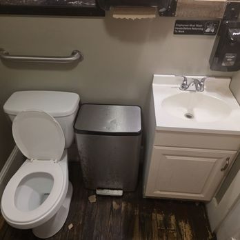 Blackback Pub - Two small restrooms - Pubs Near Me - Waterbury, Vermont
