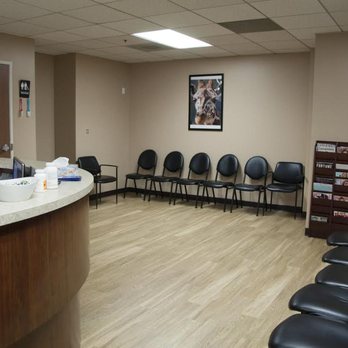 Macula Retina Vitreous Center - Front desk and waiting area - Retina Specialists Near Me - Los Angeles, California Macula Retina Vitreous Center - Front desk and waiting area - Retina Specialists Near Me - Los Angeles, California