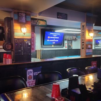 Daniels Palace - Inside - Bars Near Me - Greenfield, Wisconsin Daniels Palace - Inside - Bars Near Me - Greenfield, Wisconsin