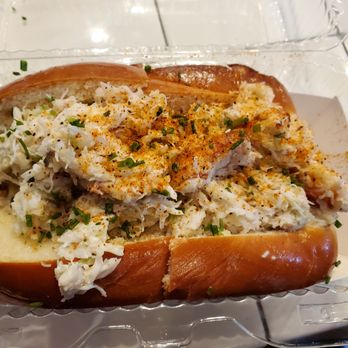 Pike Place Chowder - Dungeness Crab Roll - Seafood Near Me - Seattle, Washington Pike Place Chowder - Dungeness Crab Roll - Seafood Near Me - Seattle, Washington