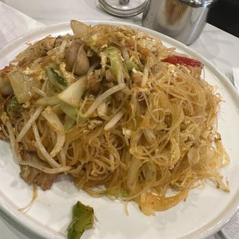 Baby Cafe - 40. Thai Style Fried Rice Noodle  pretty good - Asian Fusion Near Me - Union City, California