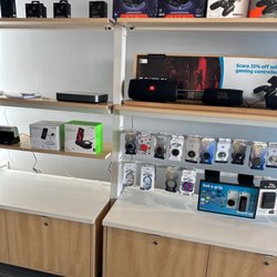 AT&T Store - Accessories