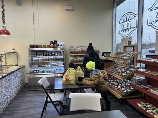 Max's Restaurant Chicago, Cuisine of the Philippines by null