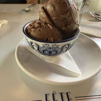 Fete - Two scoops of homemade rocky road ice cream - New American Near Me - Honolulu, Hawaii
