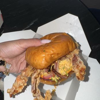 Lobster & Beer - Soft Shell Crab Sandwich - Seafood Near Me - Los Angeles, California Lobster & Beer - Soft Shell Crab Sandwich - Seafood Near Me - Los Angeles, California