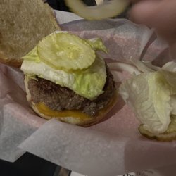 Terry's Pontiac Lake Inn - 1/2 pounder