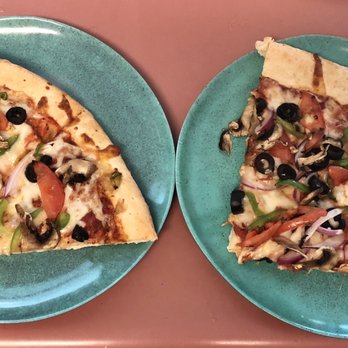 Gamo’s Pizza - Half of a medium veggie pizza - Pizza Near Me - Springfield, Florida Gamo’s Pizza - Half of a medium veggie pizza - Pizza Near Me - Springfield, Florida