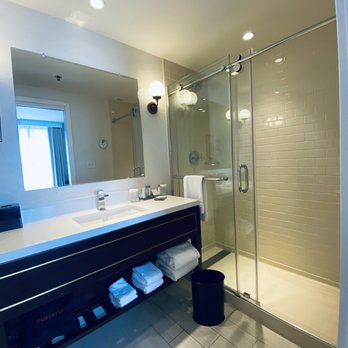 Marriott Syracuse Downtown - Room 902 - Hotels Near Me - Syracuse, New York