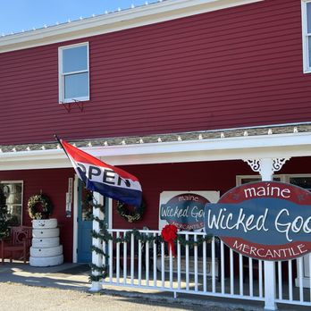 Maine Wicked Goods Mercantile - New Paint at Christmas time! - Antiques Near Me - Freeport, Maine Maine Wicked Goods Mercantile - New Paint at Christmas time! - Antiques Near Me - Freeport, Maine
