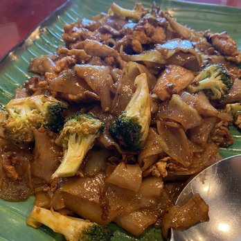 Thai Garden - Chicken Pad See-Ew - Thai Near Me - Oceanside, California Thai Garden - Chicken Pad See-Ew - Thai Near Me - Oceanside, California