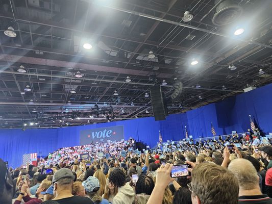 Huntington Place by null