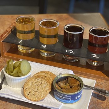 Bainbridge Brewing - Smoked oysters and flight - Breweries Near Me - Bainbridge Island, Washington