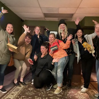 Entangled - Orange - Murder Mystery Escape Room - Escape Games Near Me - Orange, California