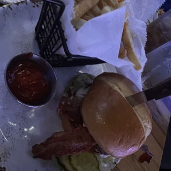 Nashoba - Nashoba burger - Breweries Near Me - Collierville, Tennessee